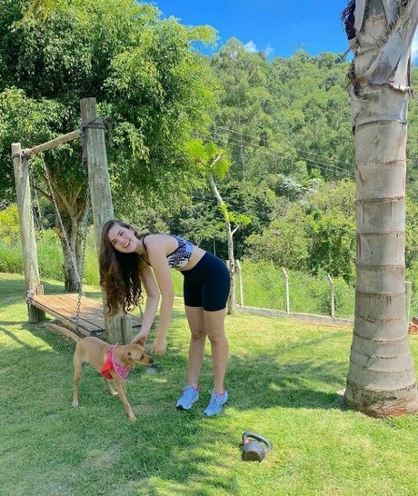 Livia Inhudes Nackt auf OnlyFans Leak