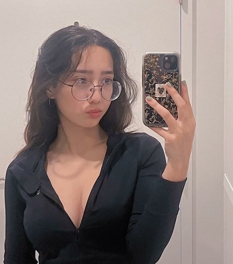 Sabrina Pezeshkian Nackt auf OnlyFans