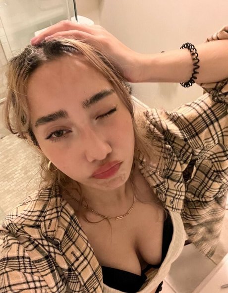 Sabrina Pezeshkian Nacktbilder von OnlyFans geleakt
