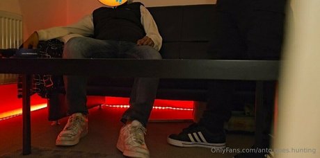 anto goes hunting Porn OnlyFans Leak