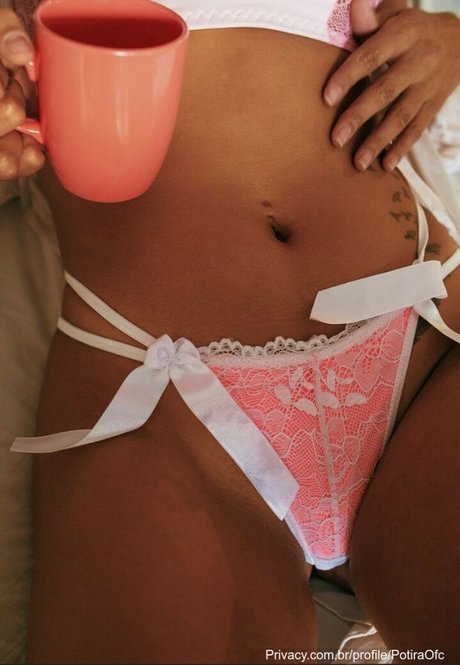 Jenifer potira OnlyFans geleakt.