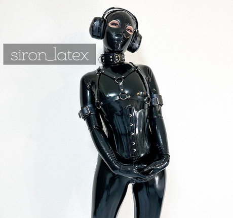 siron latex Nackt