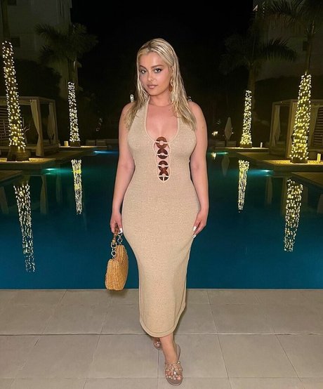 Bebe Rexha OnlyFans Brüste Bild