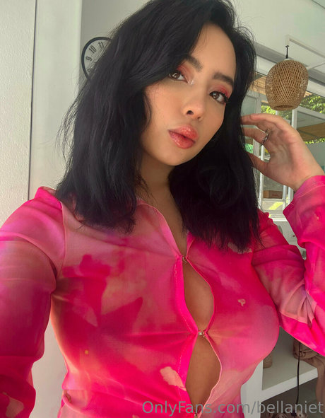 bellaniet OnlyFans Leaj