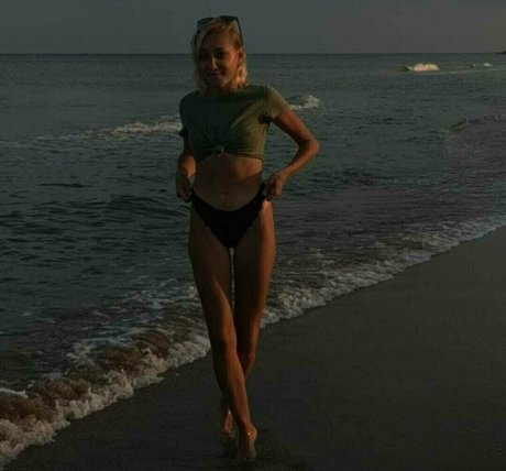 anna ellie OnlyFans Bilder nackt