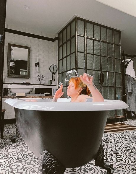 Itsbeadux OnlyFans Leaj