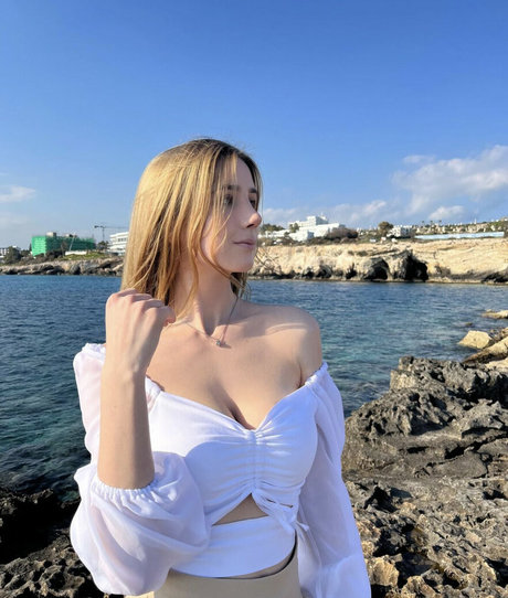 mira s lava OnlyFans Nacktbilder