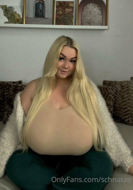 Schnataa Nackt auf OnlyFans