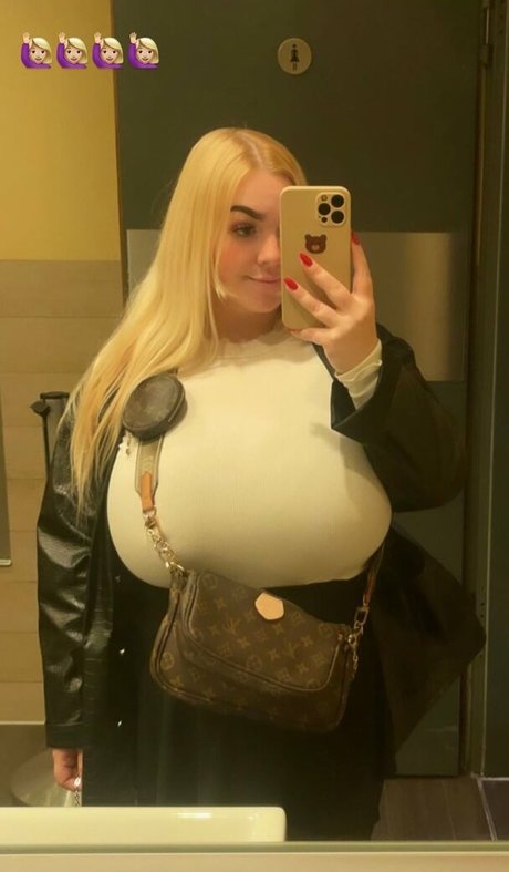 Schnataa OnlyFans Fotos