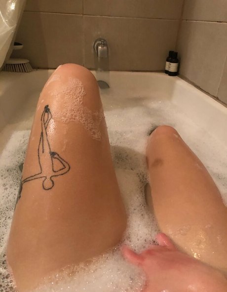 daisy world OnlyFans nackte Brüste