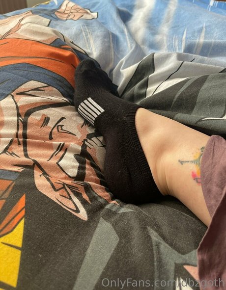 dbzgoth OnlyFans Striptease