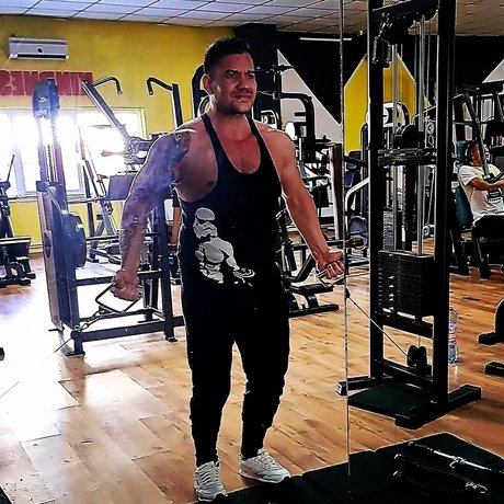 MuscleMonster XXX OnlyFans