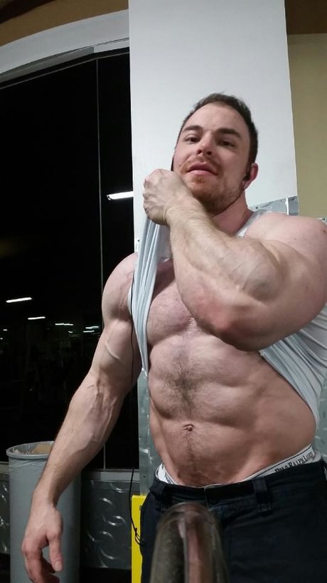 Muscle God Brendan Nackt geleakt OnlyFans