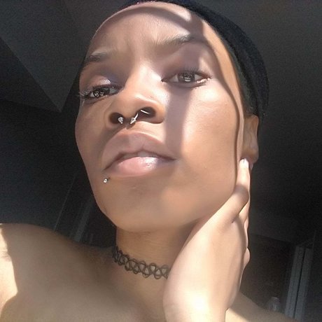 Schwanna Franks OnlyFans geleakte Brüste