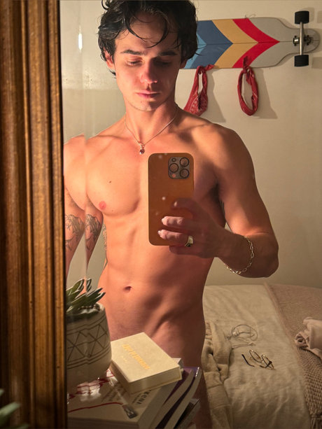 Munino Nackt auf OnlyFans