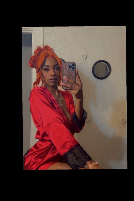 Mulatto Chinaa_ OnlyFans-Bilder