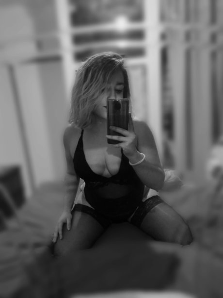 Dann Le n OnlyFans geleakte Brüste