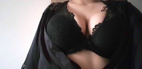 evAm Oben ohne OnlyFans