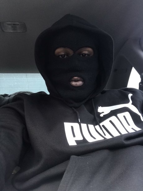 EATER_ Nacktbilder auf OnlyFans