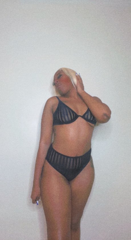 Yummi Baee Neuer OnlyFans Leak