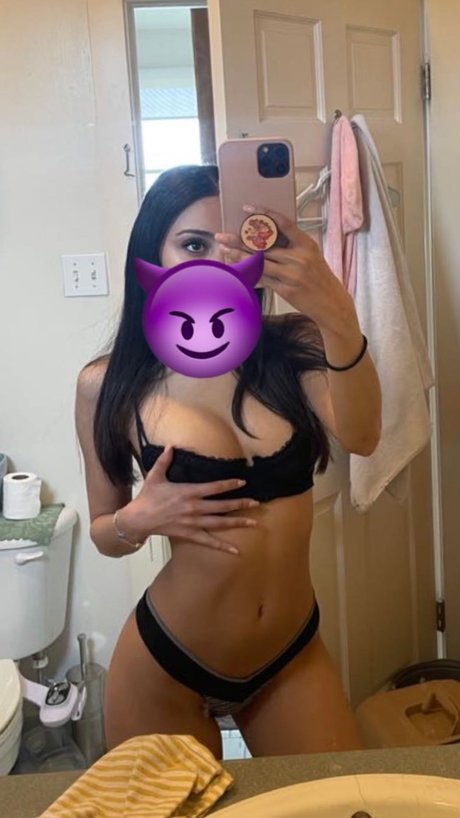 Ms Nadia Nacktbilder von OnlyFans geleakt