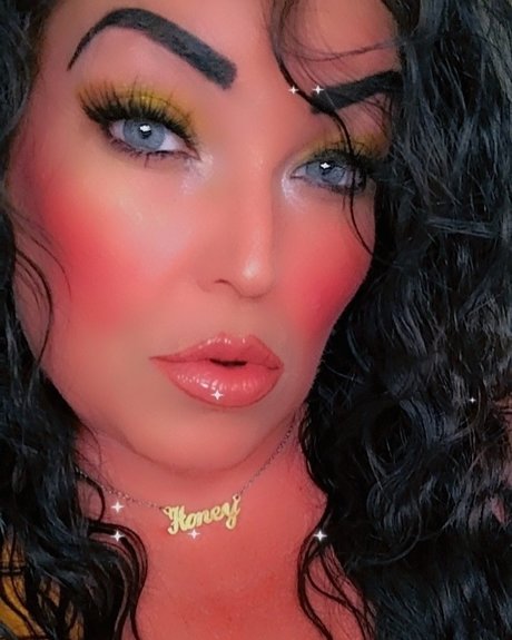 Mia Thomas Leaks von Nacktbildern auf OnlyFans