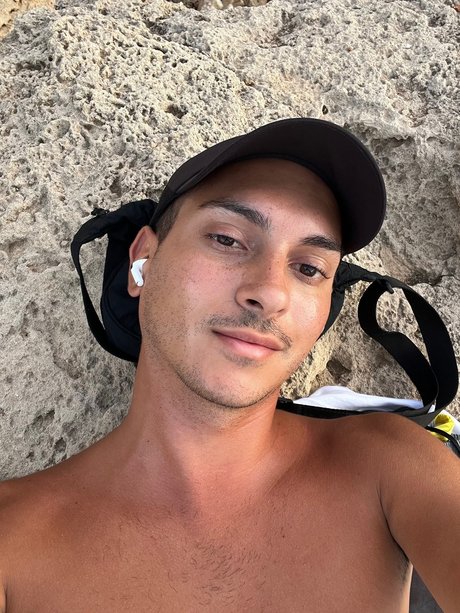 unknown Nacktbilder von OnlyFans geleakt