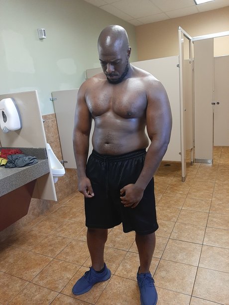 Mario Van Pebbles OnlyFans Bilder