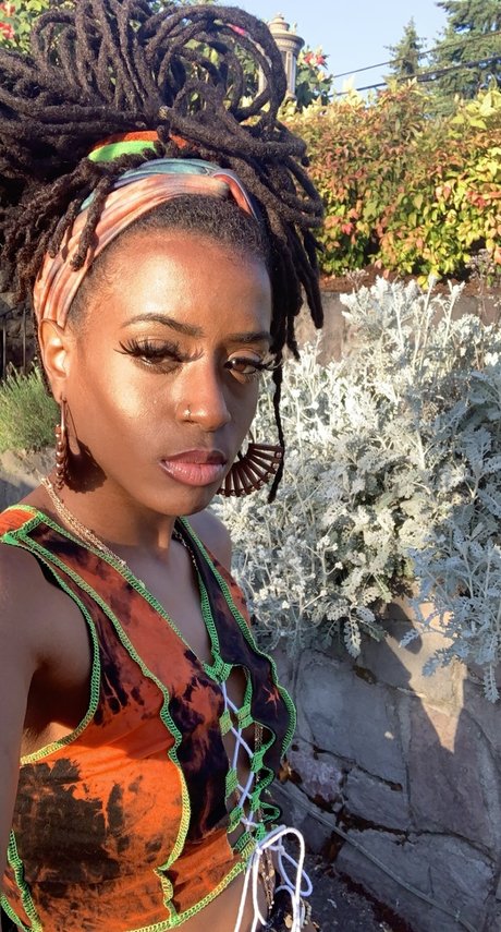 GODDESS RAVEN LOCS OnlyFans Sex Leak