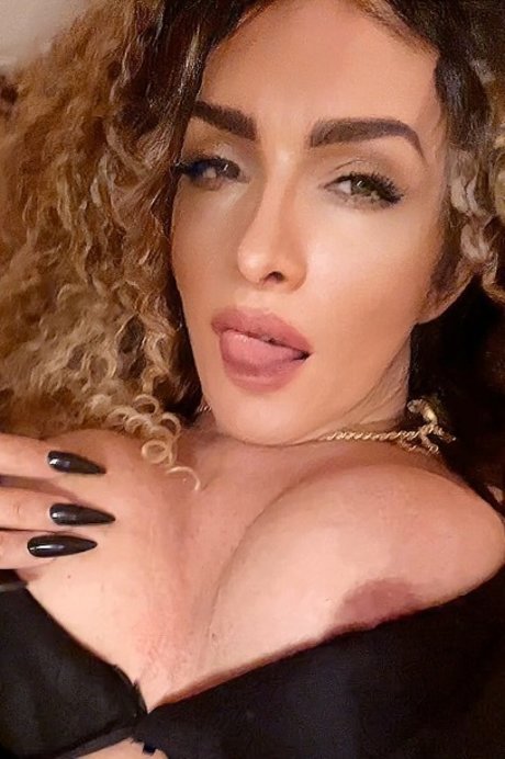 Nadia Girardi OnlyFans