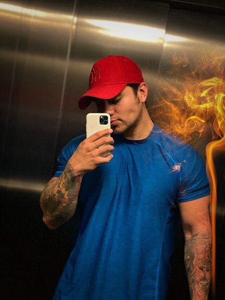 Donyscheck OnlyFans Model Bilder