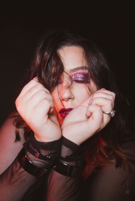 Emza Amour Nacktbilder von OnlyFans geleakt