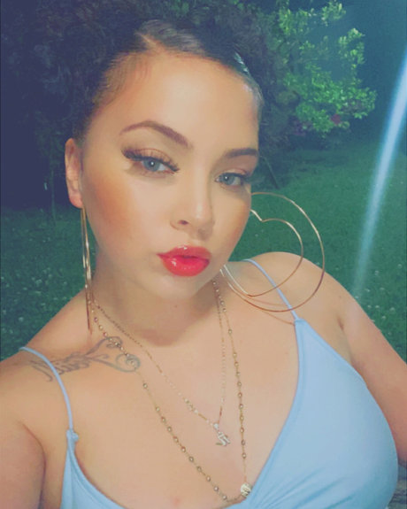 Royale Nacktbilder von OnlyFans