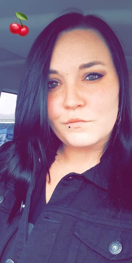 Loveless Cherry OnlyFans Fotos