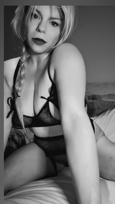 Sister Golden Hair_ OnlyFans kostenlos