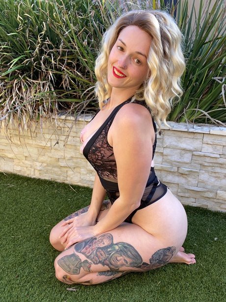 Cherry Valentine Premium_ NurlyFans-Pornos