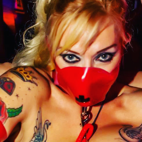 Irresistible Iris OnlyFans kostenlos