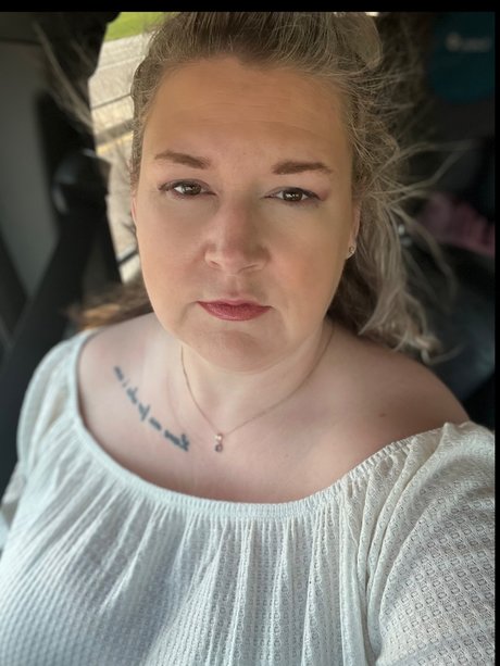 Taylor Lyons NurlyFans-Pornos