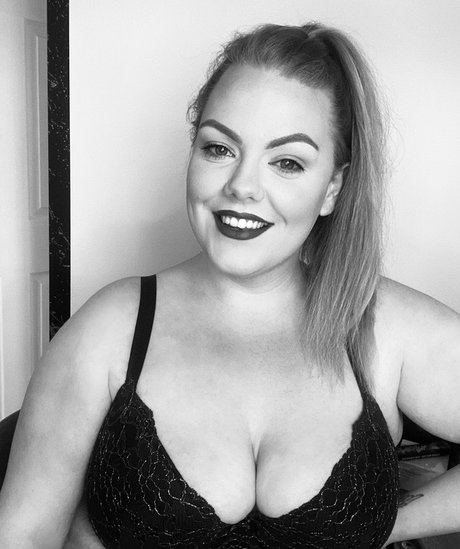 Your Fav Tits Nackt auf OnlyFans