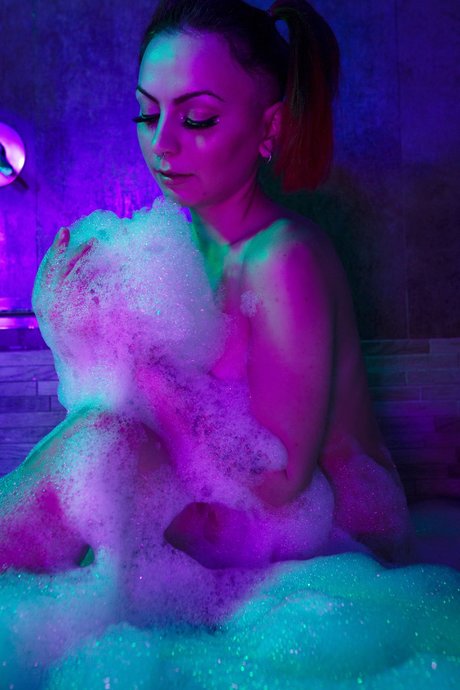 Eros neon Kostenloses OnlyFans