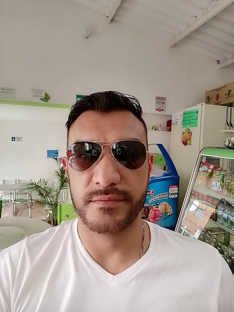 Negrito sabroso OnlyFans Leak