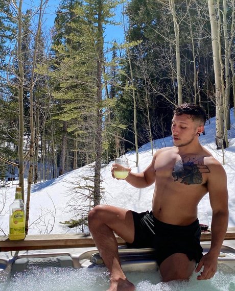 David Zeus OnlyFans Model Bilder