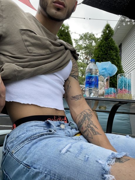 Cursace OnlyFans-Bilder