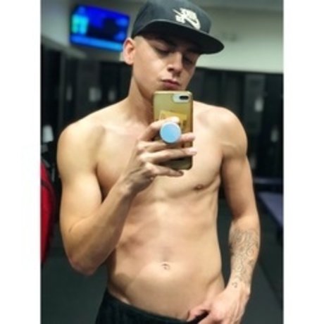 Eddie Meza OnlyFans schlank
