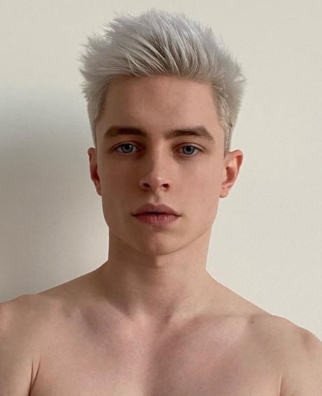 Bendaselis OnlyFans Leaj