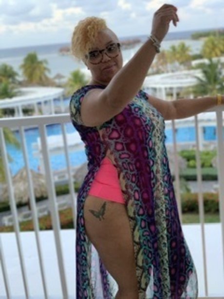 Biz Credit Gemz amp amp Toes Nacktbilder von OnlyFans