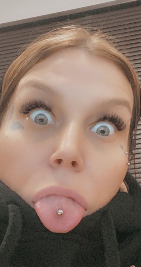 BELLA ROZE Auf OnlyFans