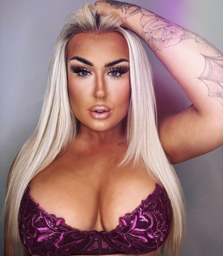 Hennessy SEXTING QUEEN_ OnlyFans OnlyFans