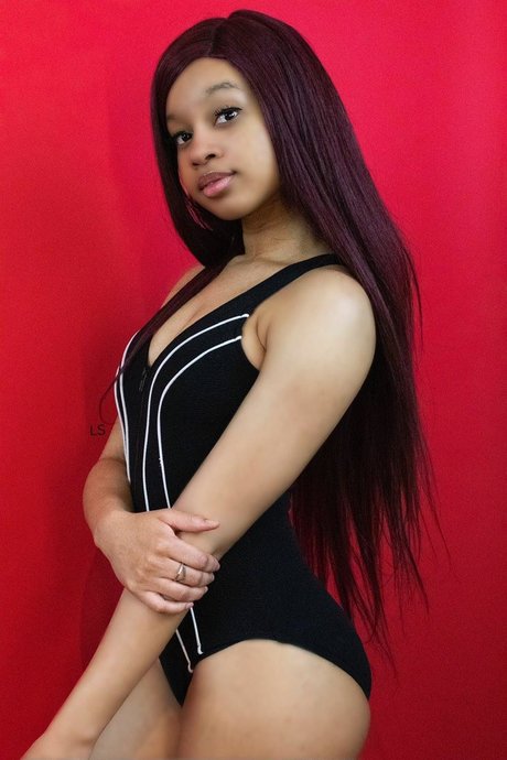 NevaehRiice Nackt auf OnlyFans