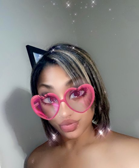 Anika summers Sex auf OnlyFans